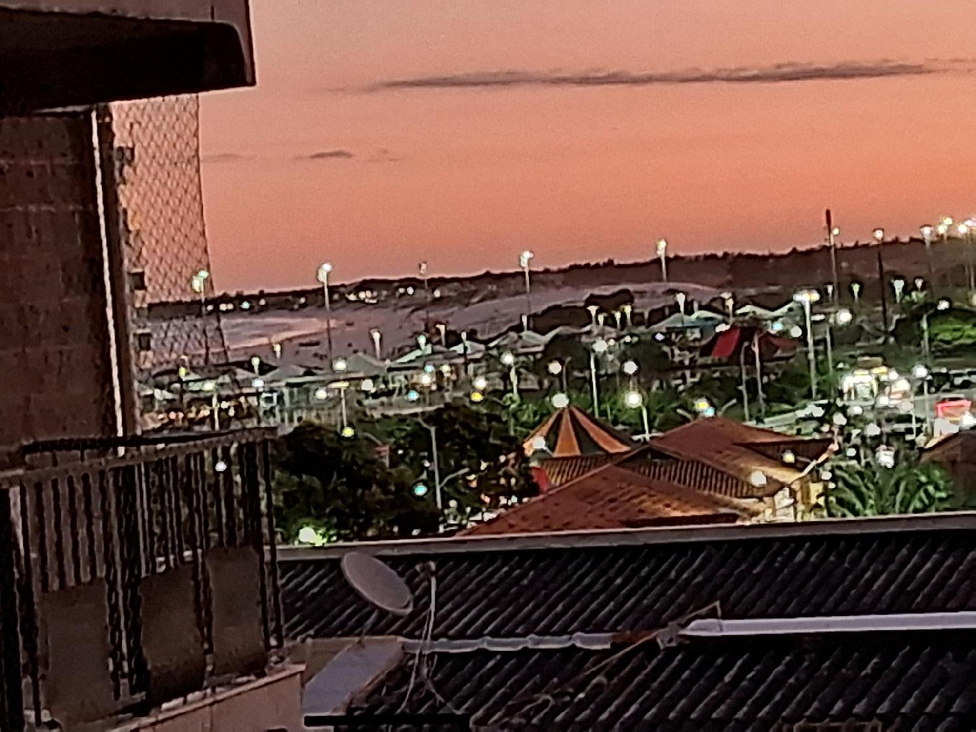 A 50M Da Praia Do Forte Em Cabo Frio Esterno foto