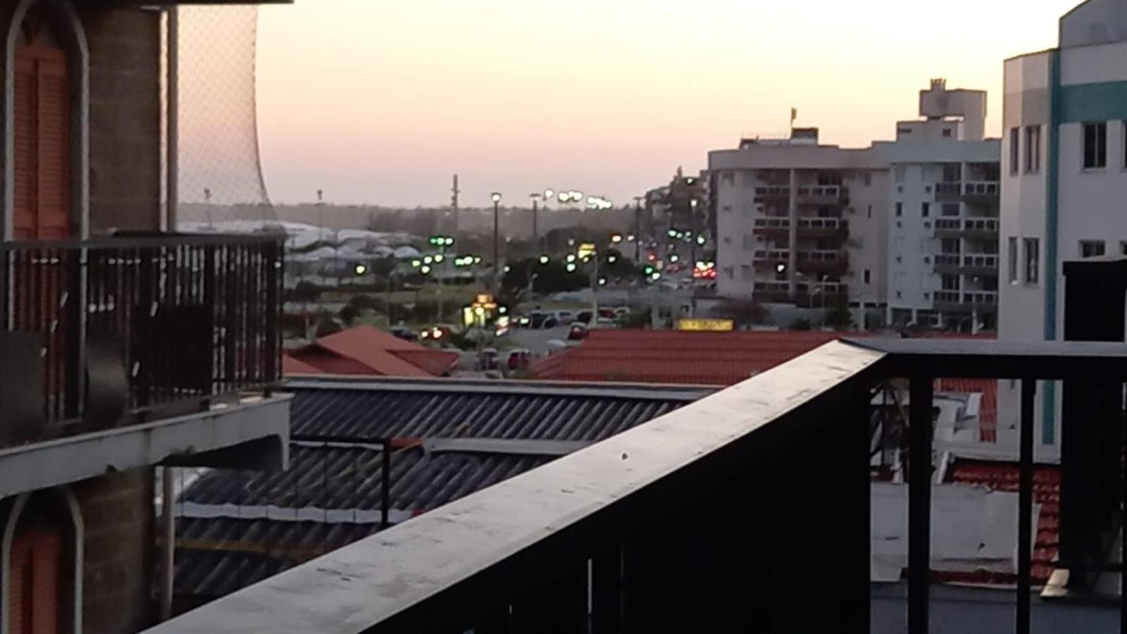 A 50M Da Praia Do Forte Em Cabo Frio Esterno foto